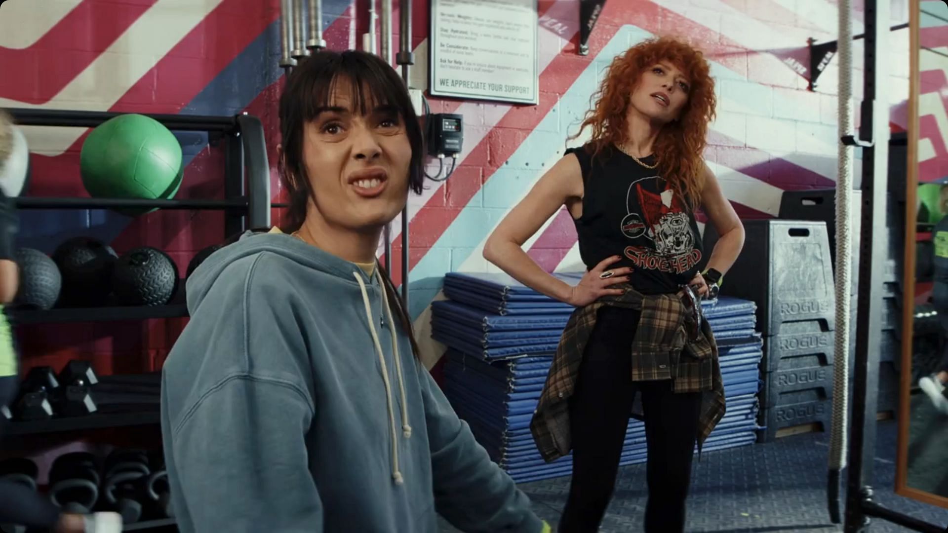Alex and Charlie in Poker Face season 2 episode 10 (Image via Peacock)
